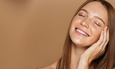 banner for natural shampoo for greasy hair category with woman with straight hair